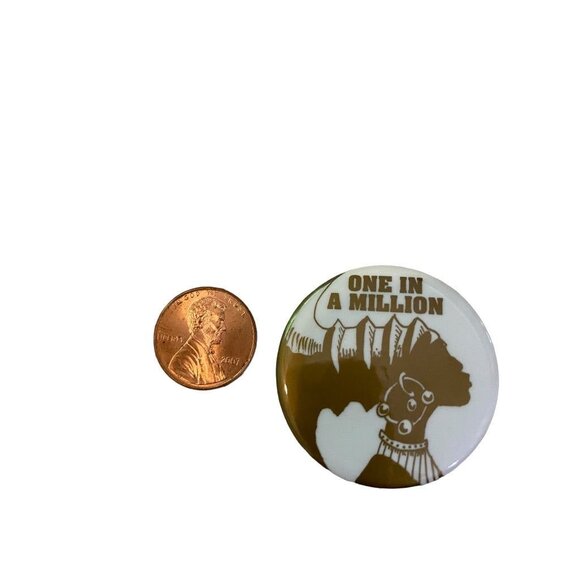 Vintage 1990s Pinback Button One in a Million Woman March 1.5" Diameter - Picture 5 of 14